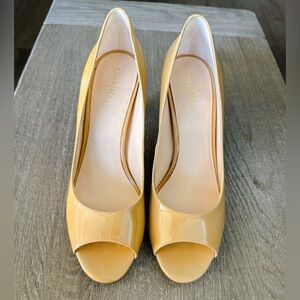 COLE HAAN Air Lainey Open Toe Peep Toe Pump
Sandstone Patent Size 7